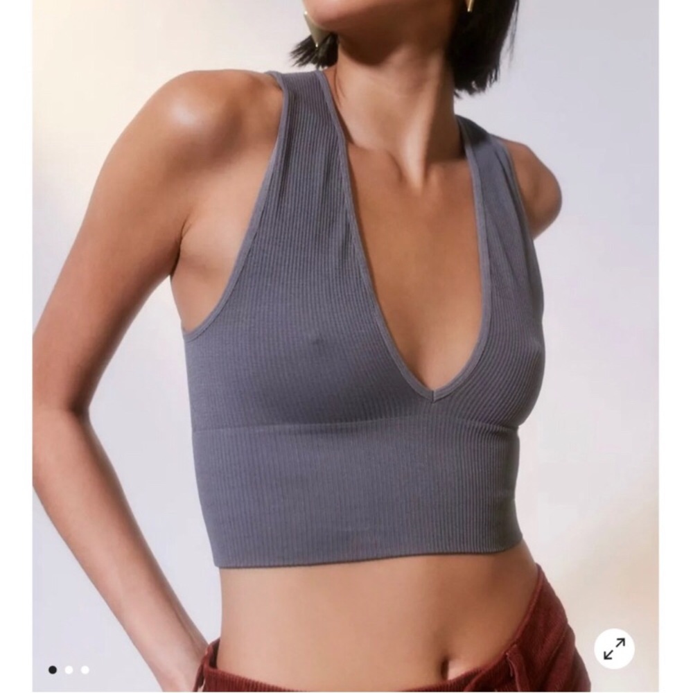 UO Hailey seamless ribbed plunging crop top, bra, brami small black